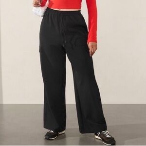 Athleta Promenade High Rise Cargo Pant Women’s Size XL Pull On Wide Leg Black
